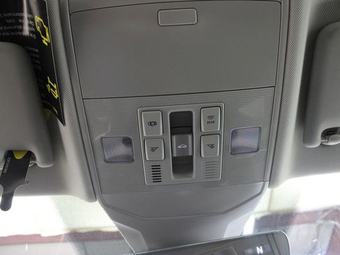 New 2026 Volkswagen Jetta SE FWD image 27