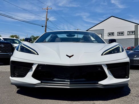 Used 2024 Chevrolet Corvette Stingray Premium Conv w/ Z51 Performance Package RWD image 2