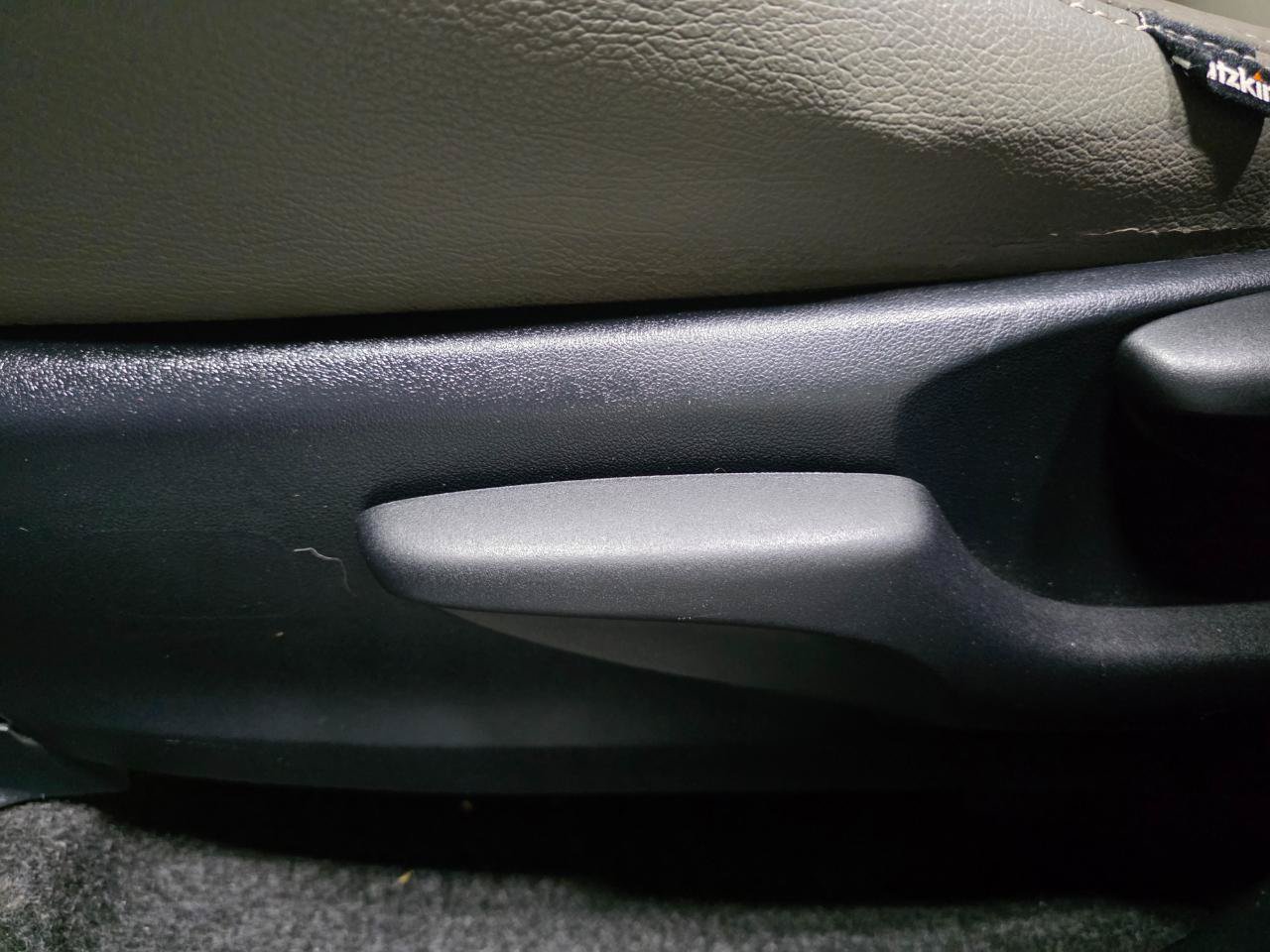 Used 2018 Toyota RAV4 XLE AWD/4WD image 17