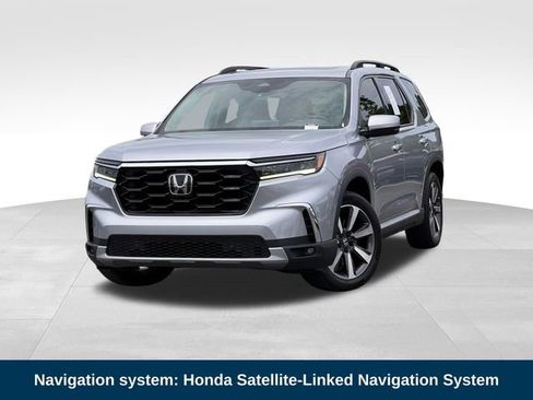 Used 2023 Honda Pilot Touring image 2