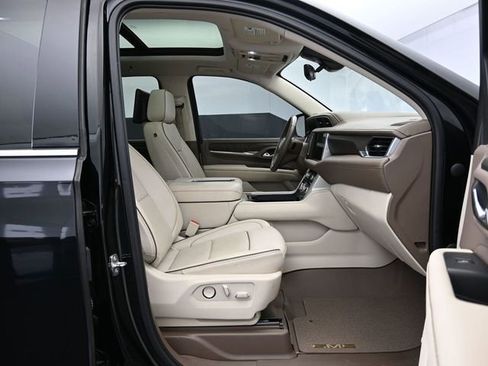 Used 2021 GMC Yukon XL Denali w/ Denali Premium Package image 46
