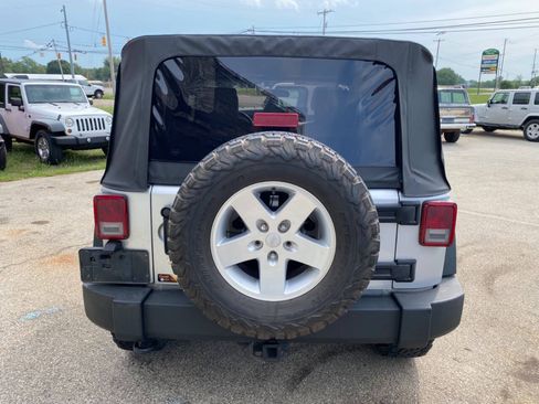 Used 2009 Jeep Wrangler X AWD/4WD image 8