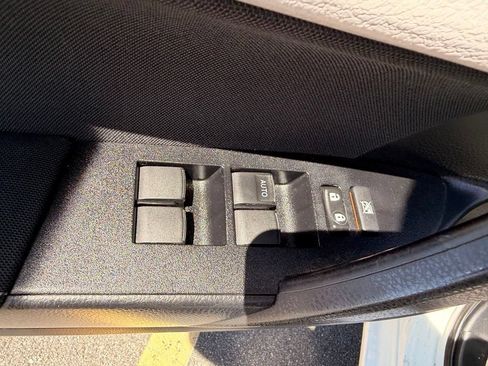Used 2019 Toyota Corolla LE FWD image 14