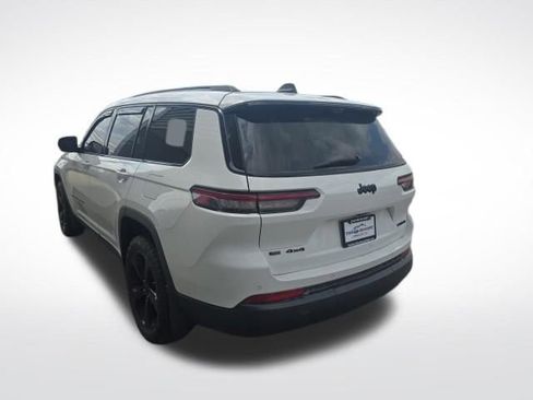 Used 2023 Jeep Grand Cherokee L Limited w/ Luxury Tech Group II AWD/4WD image 10