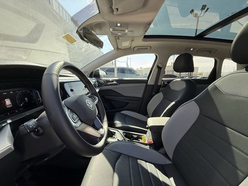 Certified 2024 Volkswagen Taos SEL image 5
