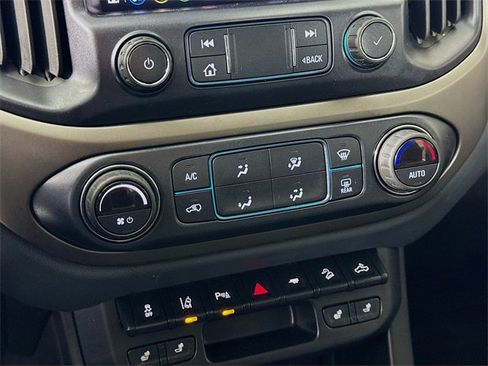 Used 2022 Chevrolet Colorado Z71 w/ Trail Boss Package image 16