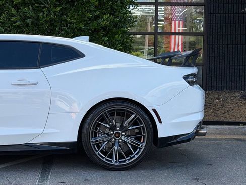 Used 2019 Chevrolet Camaro ZL1 RWD image 11
