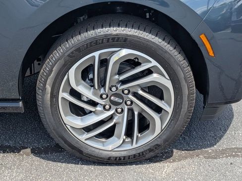 New 2026 Lincoln Navigator L Reserve AWD/4WD image 11