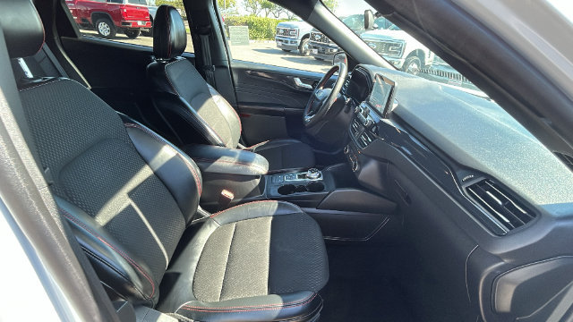 Used 2025 Ford Escape ST-Line Select AWD/4WD image 11