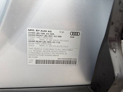 Used 2022 Audi e-tron Premium w/ Convenience Plus Package image 20