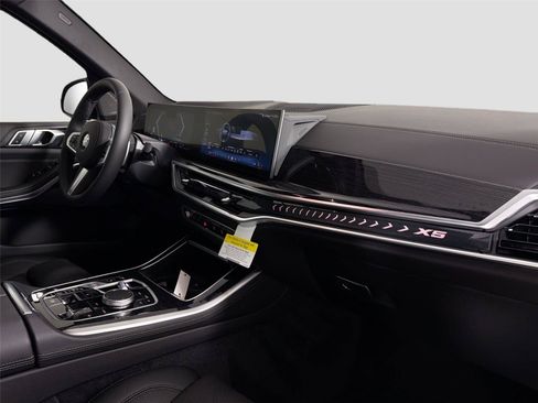 New 2026 BMW X5 xDrive40i w/ M Sport Package AWD/4WD image 29