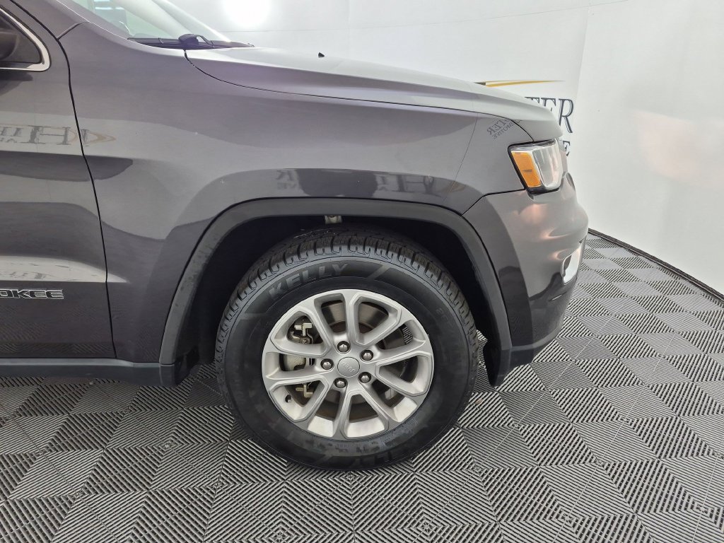 Used 2021 Jeep Grand Cherokee Laredo RWD image 11