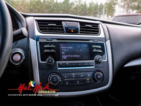 Used 2018 Nissan Altima 2.5 S w/ S Convenience Package image 15