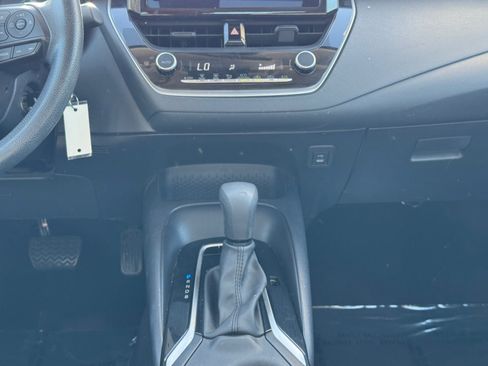 Used 2025 Toyota Corolla LE FWD image 15