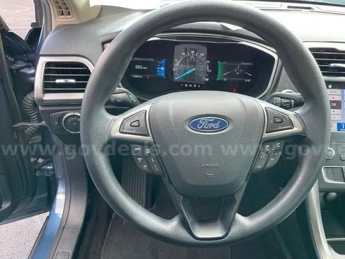 Used 2019 Ford Fusion SE FWD image 24