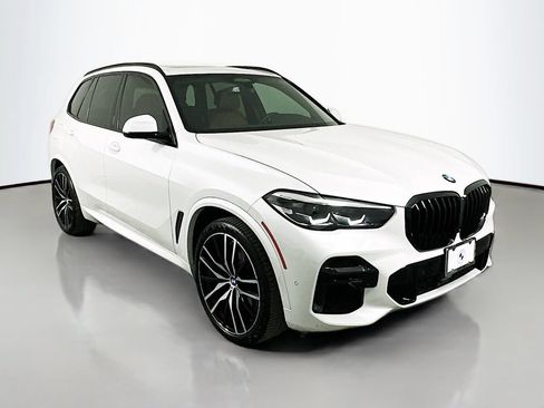 Used 2022 BMW X5 xDrive40i w/ M Sport Package AWD/4WD image 3