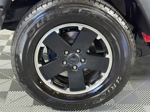 Used 2013 Jeep Wrangler Sport w/ Connectivity Group AWD/4WD image 15