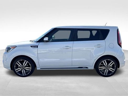 Used 2016 Kia Soul + w/ Soulful Package FWD image 2