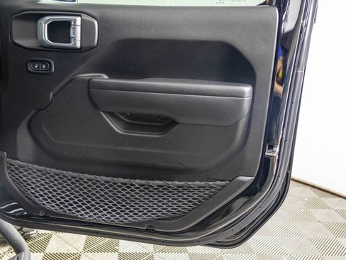 Used 2022 Jeep Wrangler Unlimited Sport AWD/4WD image 47