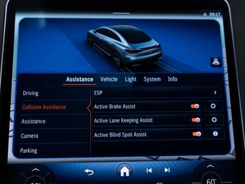 Used 2023 Mercedes-Benz EQE 500 4MATIC Sedan image 28