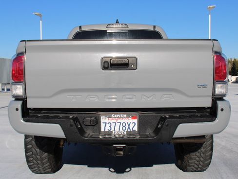 Used 2020 Toyota Tacoma TRD Off-Road image 4