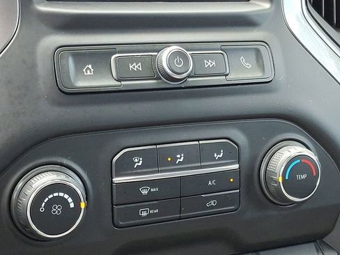 Certified 2020 Chevrolet Silverado 1500 Custom w/ Custom Value Package AWD/4WD image 16