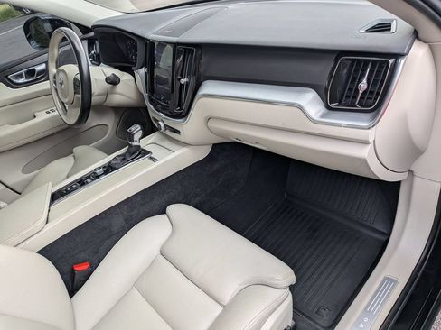 Used 2019 Volvo XC60 T6 Momentum w/ Protection Package Premier AWD/4WD image 22