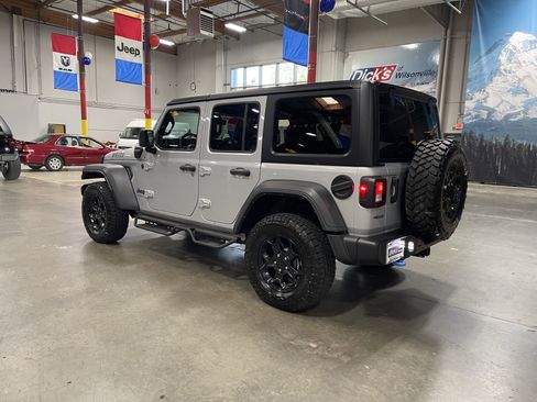 Used 2023 Jeep Wrangler Unlimited AWD/4WD image 3