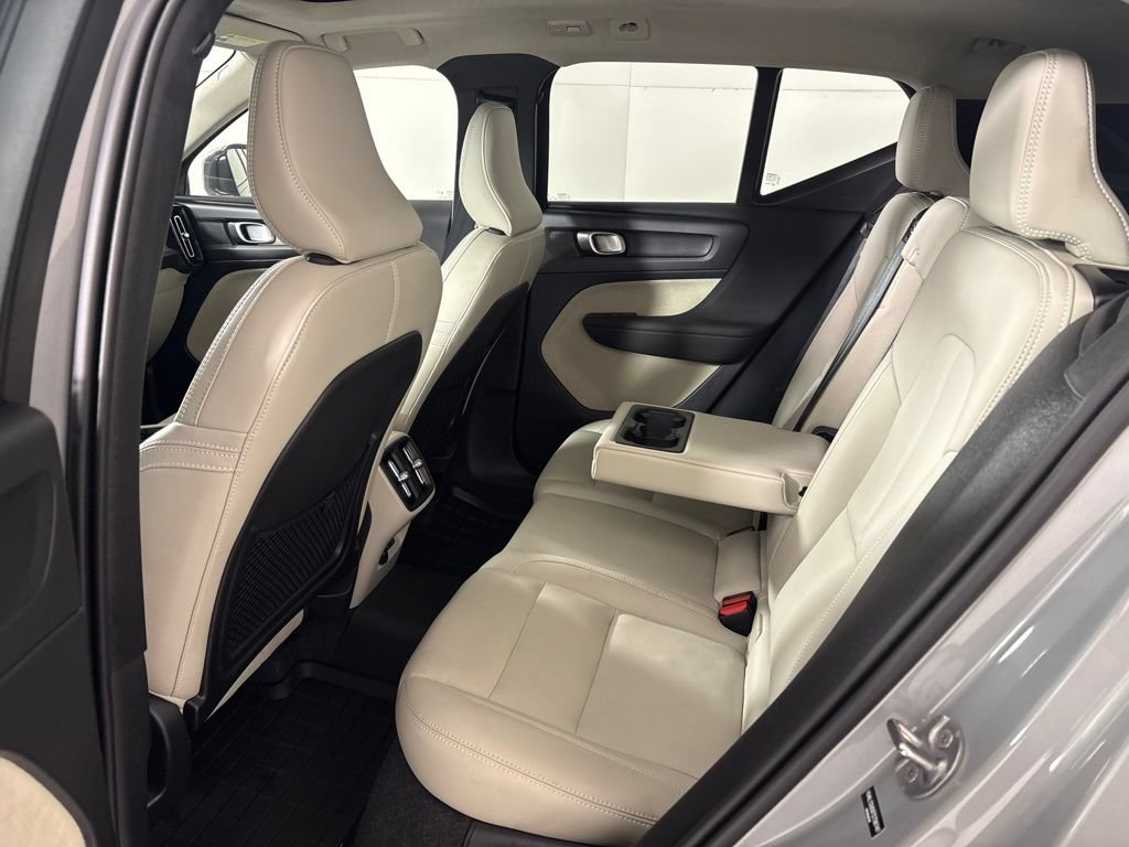 Used 2026 Volvo XC40 B5 Plus AWD/4WD image 25
