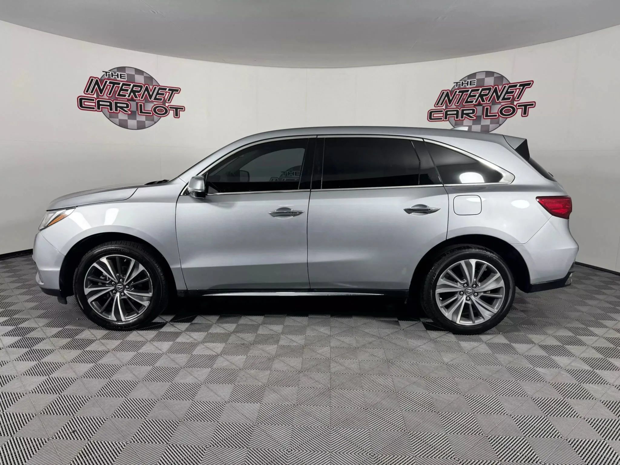 Used 2020 Acura MDX w/ Technology Package FWD image 4