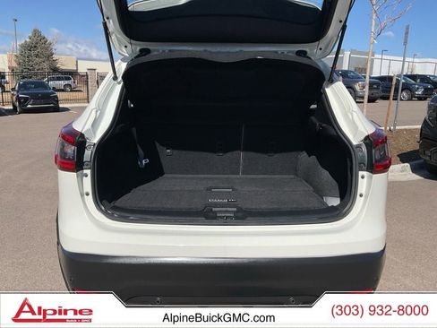 Used 2020 Nissan Rogue Sport SV w/ All-Weather Package image 19