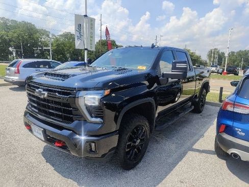 Used 2025 Chevrolet Silverado 2500 LT w/ Trail Boss Package AWD/4WD image 8
