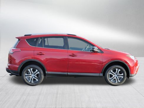 Used 2016 Toyota RAV4 LE image 8