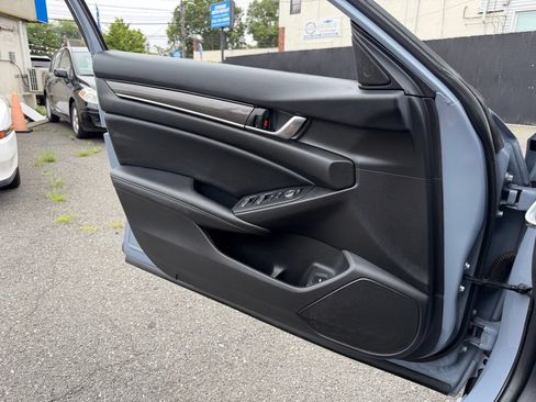 Used 2022 Honda Accord Sport image 17