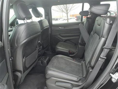 Certified 2025 Jeep Grand Cherokee L Altitude image 13