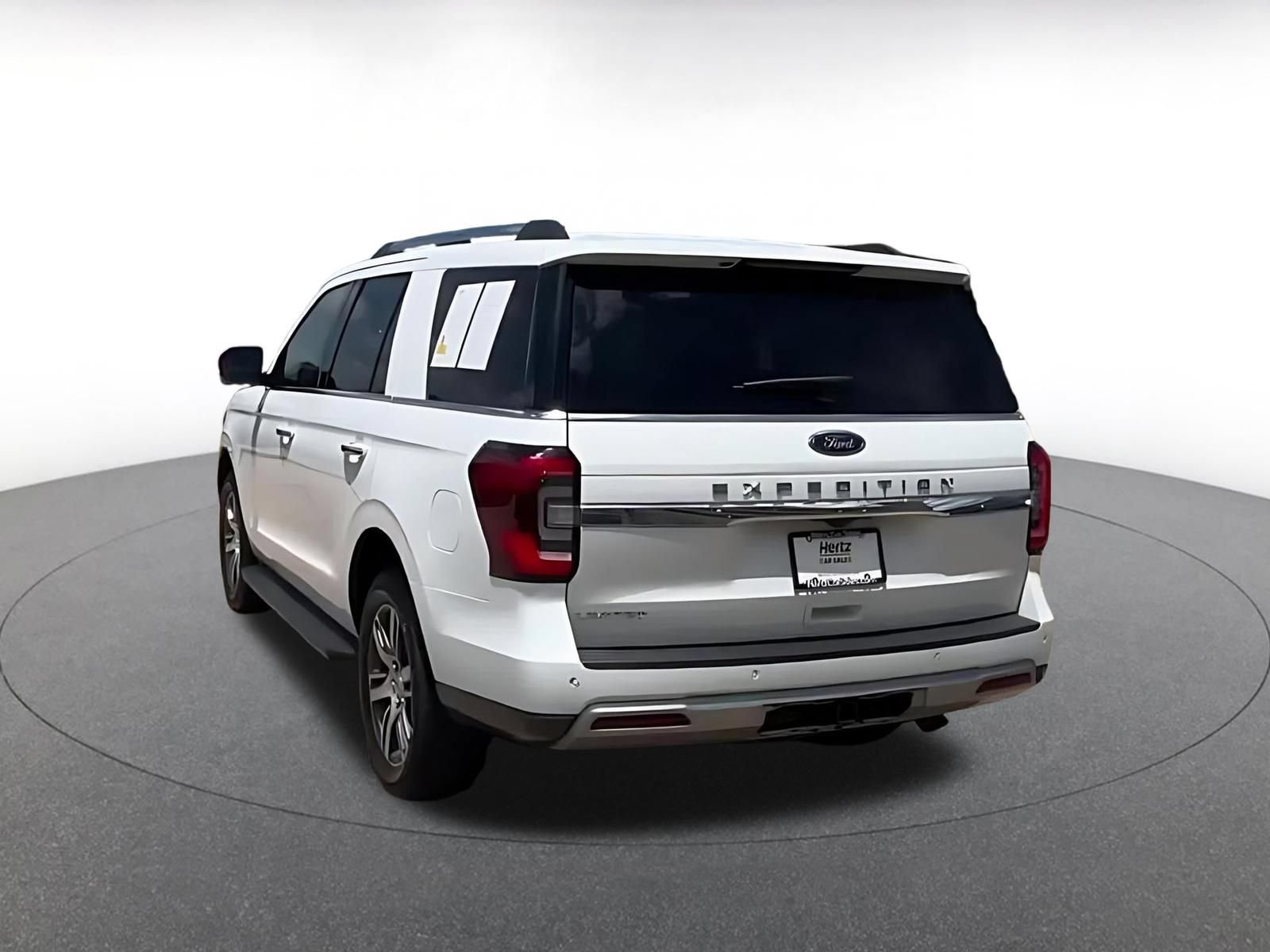 Used 2024 Ford Expedition Limited AWD/4WD image 4