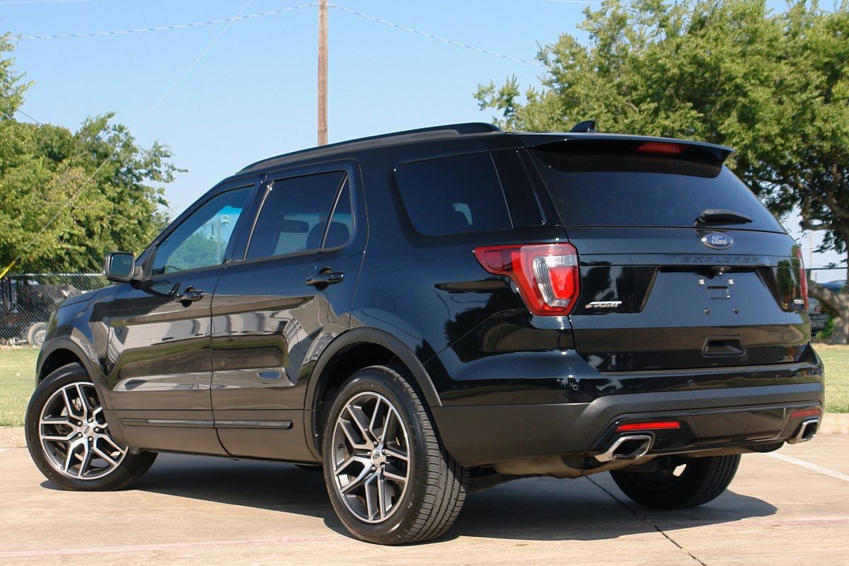 Used 2016 Ford Explorer Sport w/ Equipment Group 401A AWD/4WD image 4