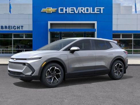 New 2026 Chevrolet Equinox EV LT image 2