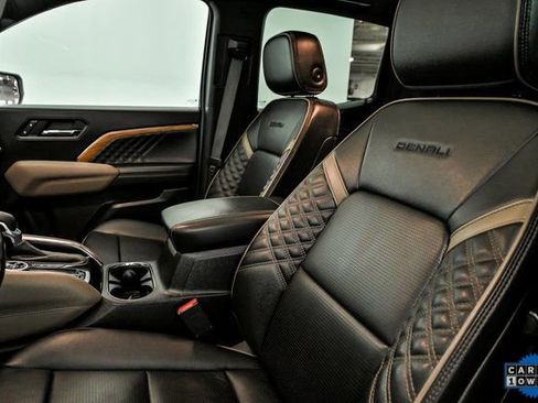 Used 2023 GMC Canyon Denali image 12