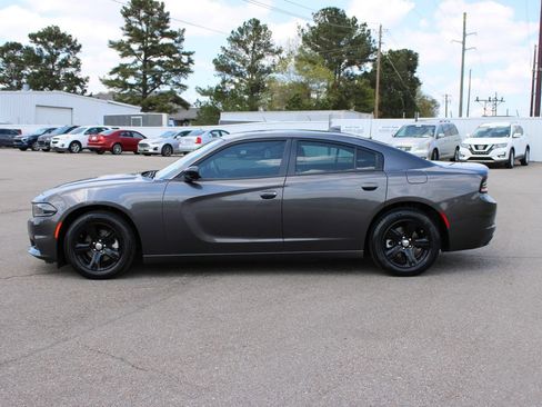 Used 2023 Dodge Charger SXT RWD image 3