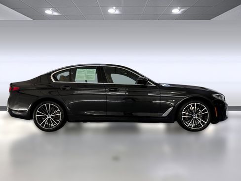Certified 2023 BMW 530e w/ Convenience Package image 7