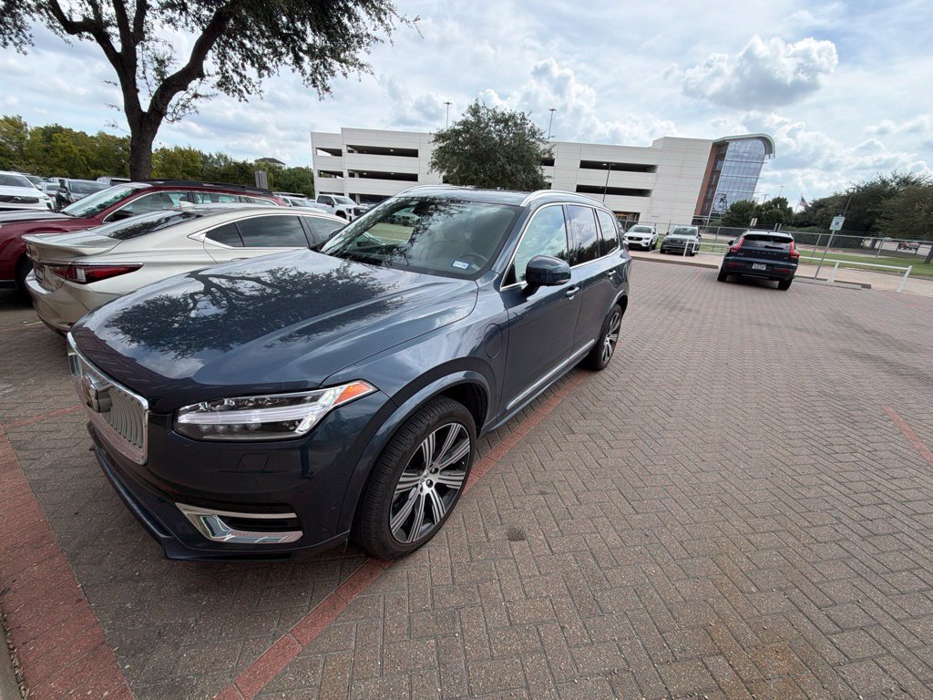 Used 2024 Volvo XC90 T8 Plus w/ Protection Package Premier AWD/4WD image 18