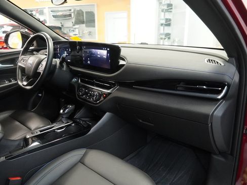 Used 2024 Buick Envista Sport Touring w/ Convenience I Package FWD image 35