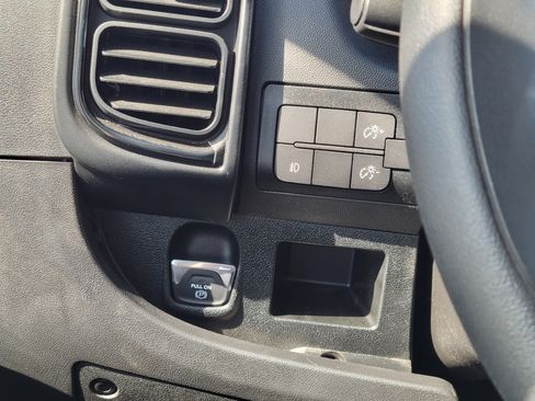 Used 2025 RAM ProMaster 3500 w/ Premium Convenience Group FWD image 10