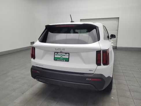 Used 2023 Kia Sorento LX image 7