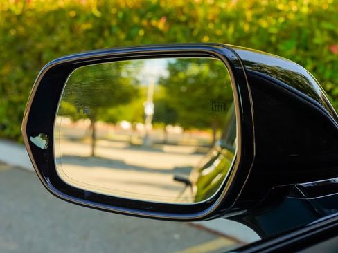 Used 2026 Cadillac Vistiq Platinum image 27