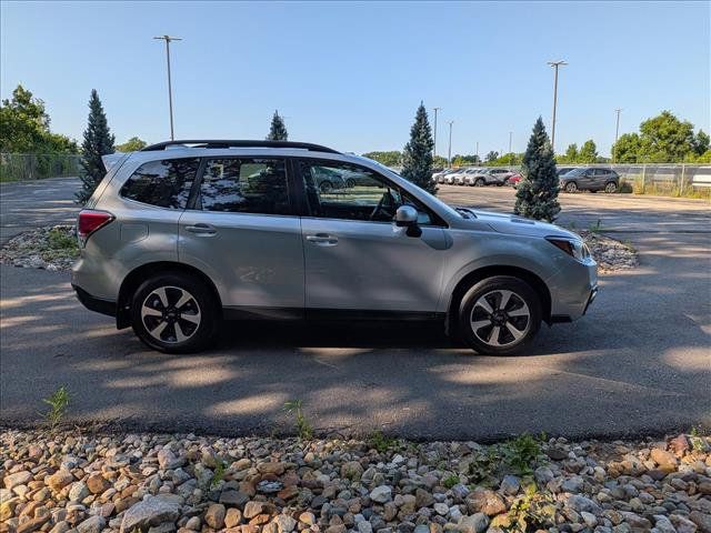 Used 2017 Subaru Forester 2.5i Limited AWD/4WD image 6