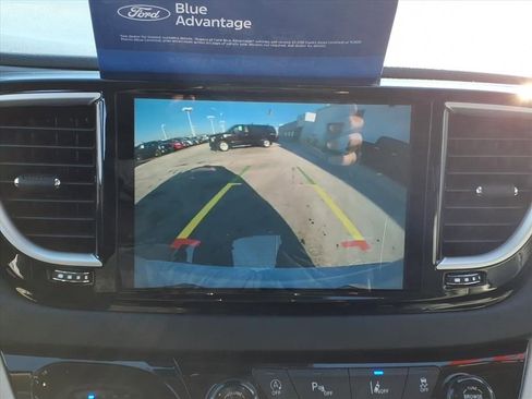 Used 2022 Chrysler Pacifica Touring-L image 10