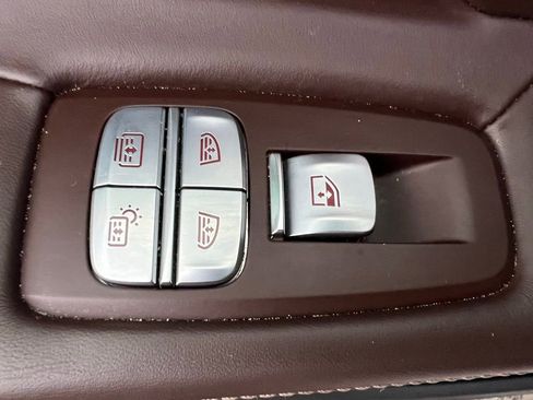 Used 2021 BMW 750i xDrive 750i xDrive w/ Executive Package image 21