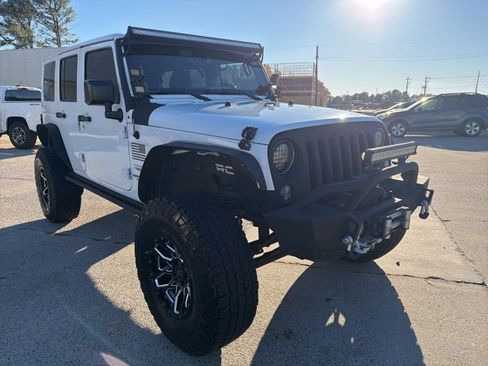 Used 2015 Jeep Wrangler Unlimited Sahara w/ Connectivity Group image 4
